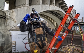 underwater construction, commercial divers, dive contractor, certified commercial divers, brownwater diving, pro dive, Nelosca divers, diver contruction